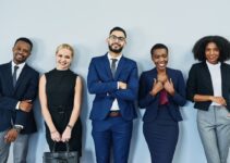 What to Wear for a Job Interview (Men & Women): Smart Dress Tips That Impress